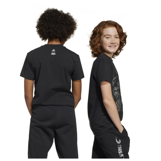 Adidas Παιδική κοντομάνικη μπλούζα Star Wars Mandalorian Graphic Tee Adidas Παιδική κοντομάνικη μπλούζα Star Wars Mandalorian Graphic Tee